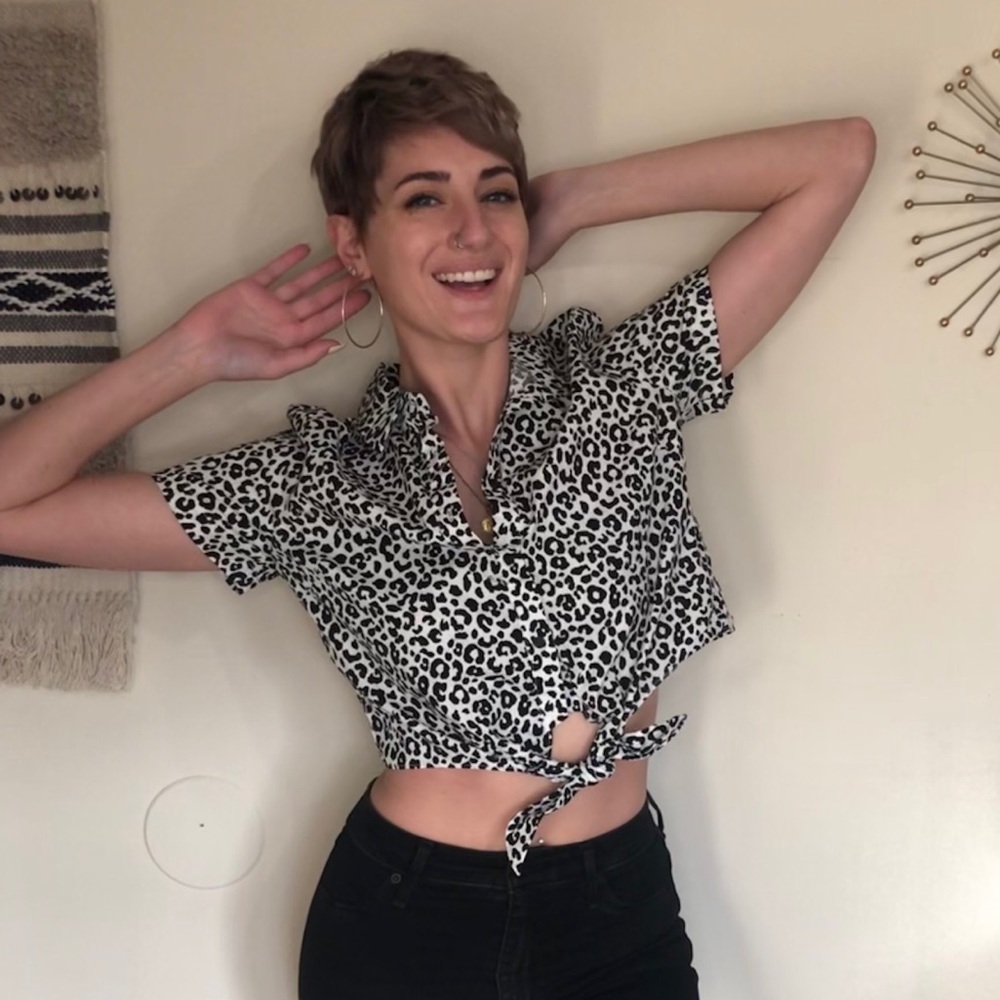 SOLD- Forever 21 Cropped Button Down
